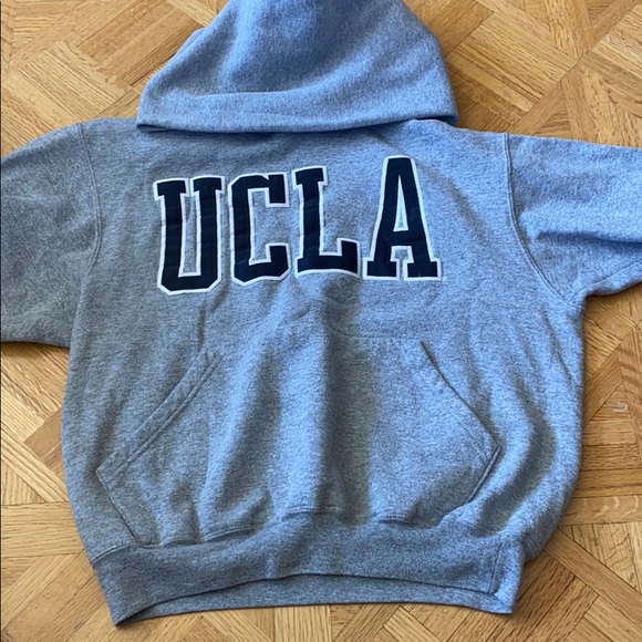 UCLA SWEATSHIRT - Picture 1 of 3